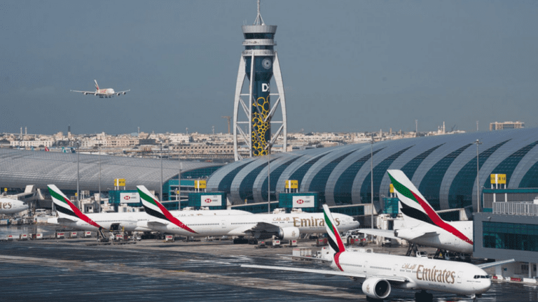 Wax ka baro garoonka diyaaradaha ee Dubai International Airport